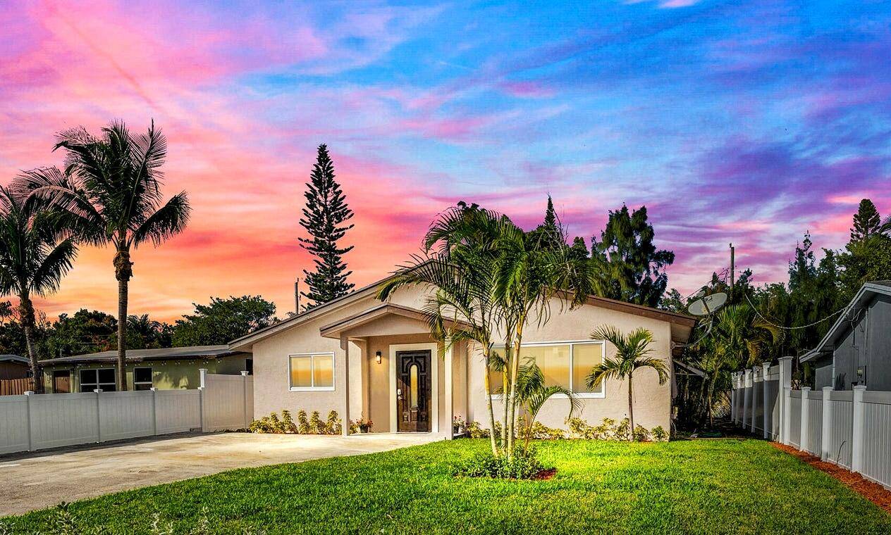 Modern, Move In Ready Perfectly Located in East Boca !