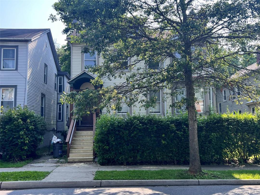 Discover the perfect investment opportunity in the heart of Poughkeepsie's Vibrant South Side !