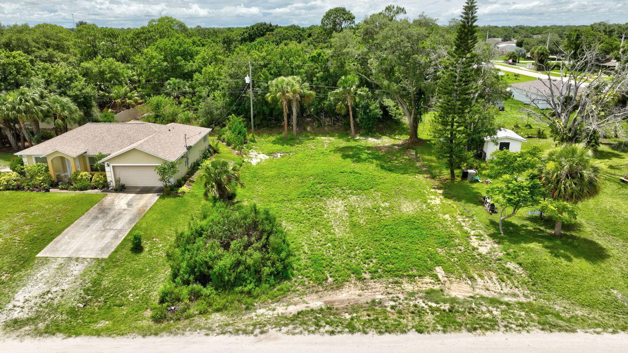 Perfect lot in the desirable Vero Lake Estates.