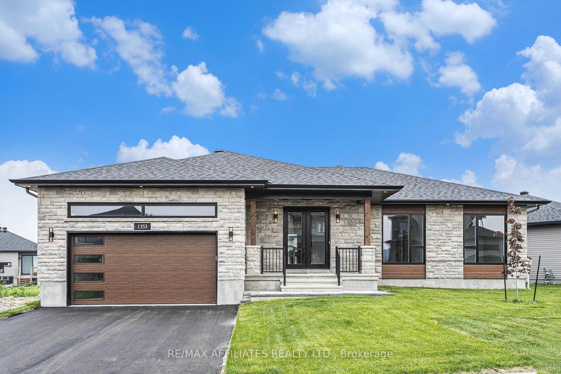 Quality new construction by Homestead Builders, ready for occupancy !