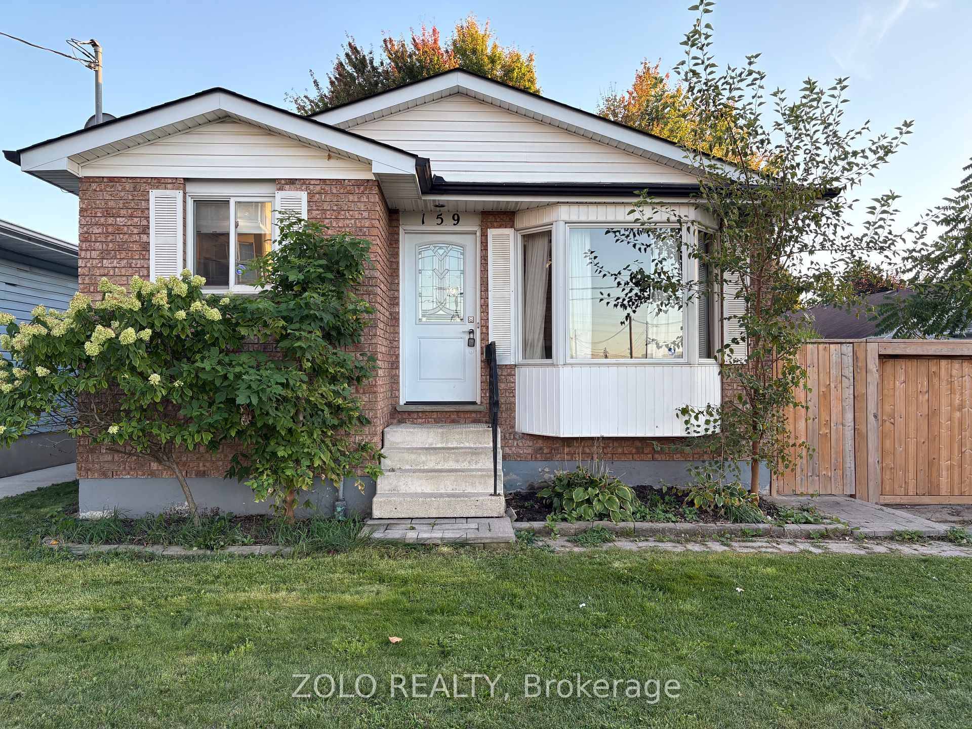 Welcome home ! This lovely bungalow is located in a great neighbourhood and close to plenty of amenities with quick access to highway 3.