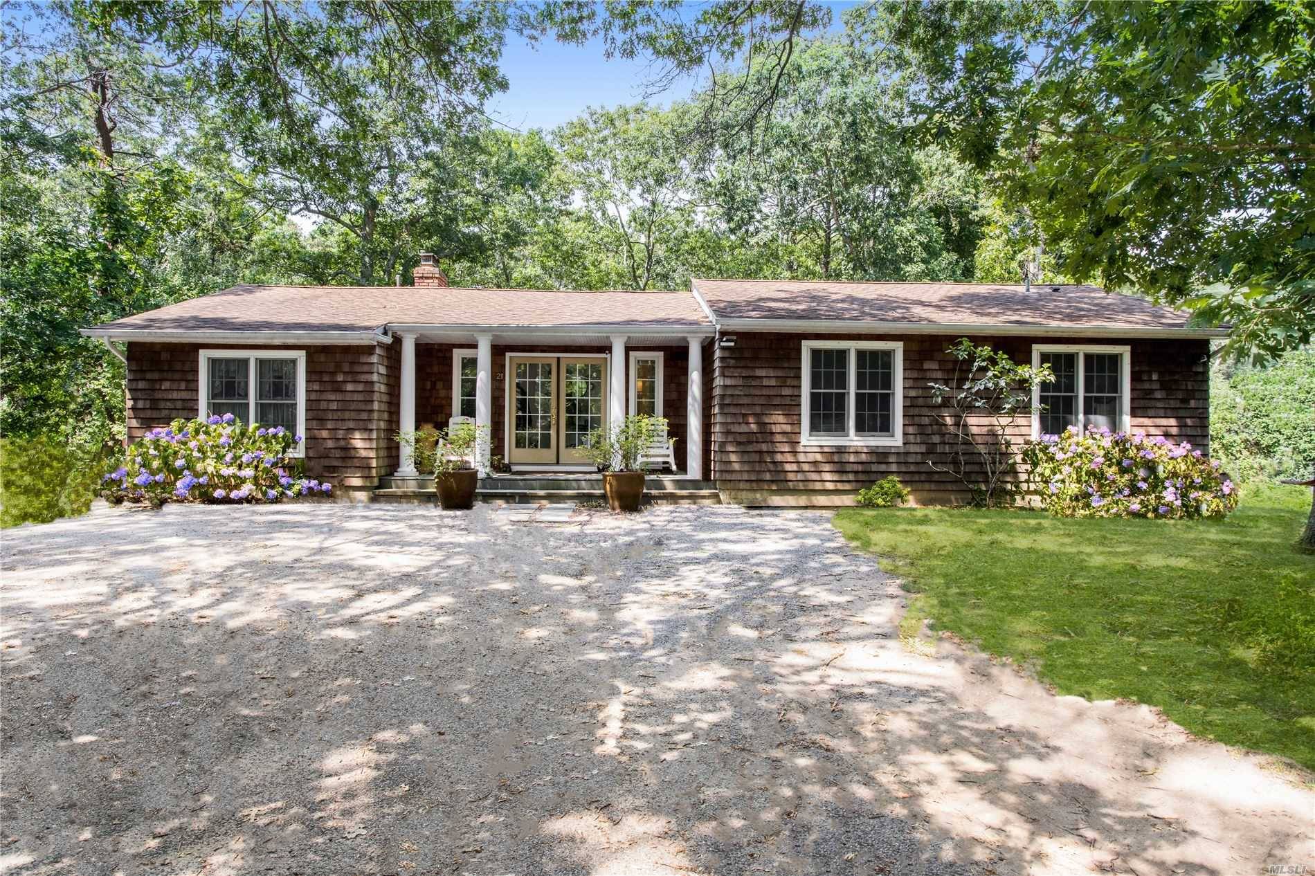 Located within minutes of the beautiful Ocean and Bay beaches, nestled perfectly on a spacious and private.