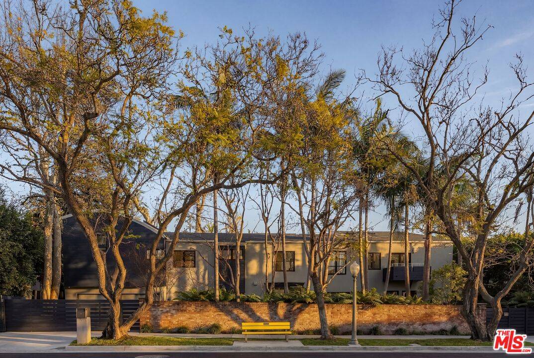 576 E Channel Rd 6BR Santa Monica La