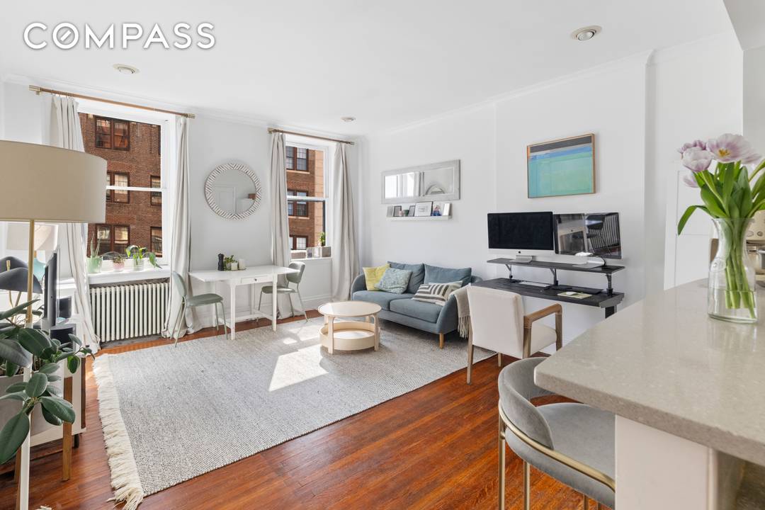Nestled within a historic townhouse on landmarked Monroe Place one of Brooklyn Heights most picturesque, tree lined streets this sun drenched one bedroom residence seamlessly blends timeless character with modern ...