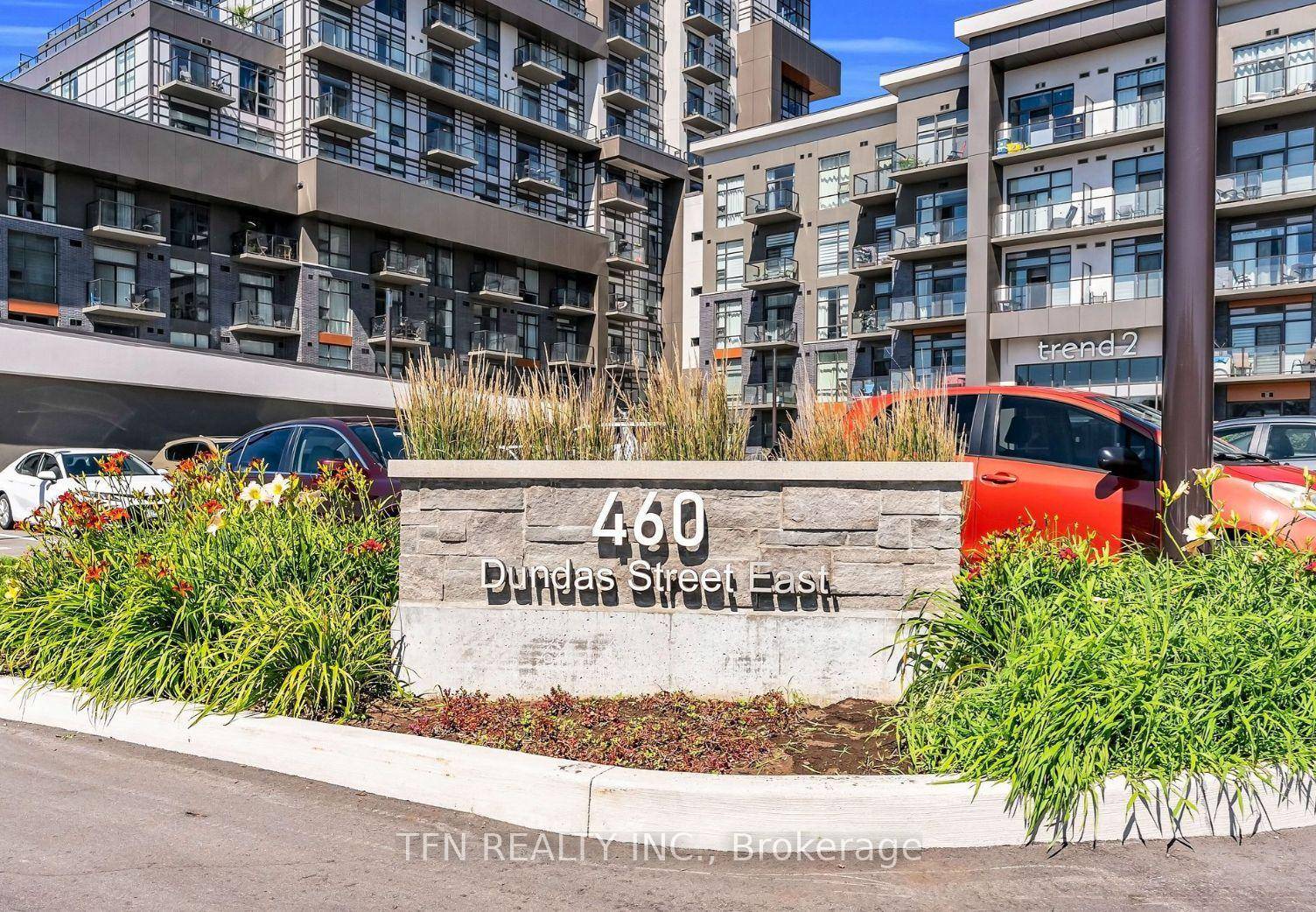 Welcome to this beautifully designed 2 bedroom, 1 bathroom corner unit located in the highly desirable community of Waterdown.
