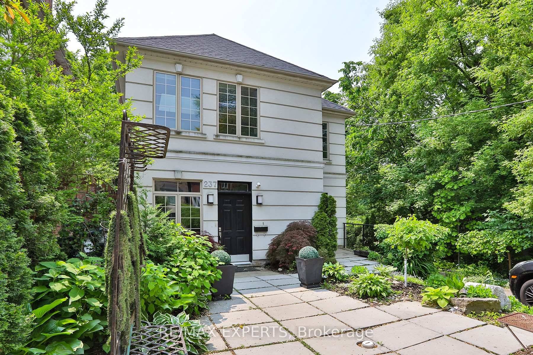 High Demand, Very Desirable Avenue Rd amp ; Lawrence Neighborhood.