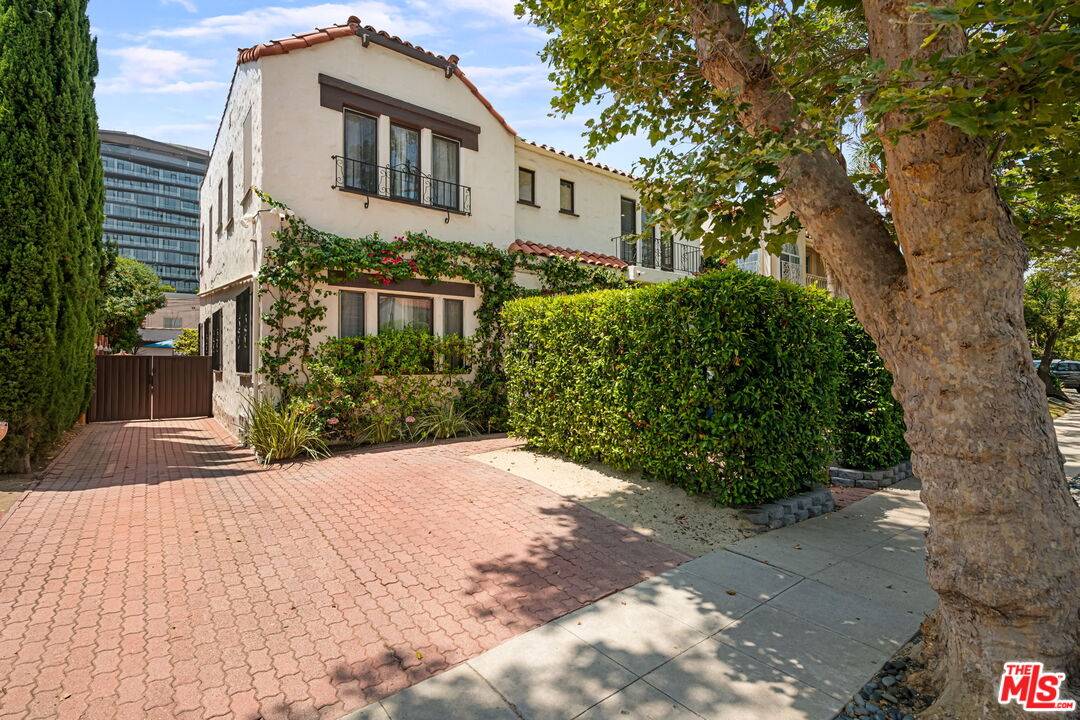 6410  W 6th St 6BR Beverly Grove La