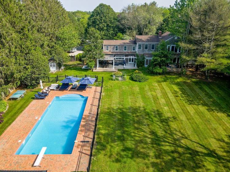 Amazing Location in Bridgehampton!