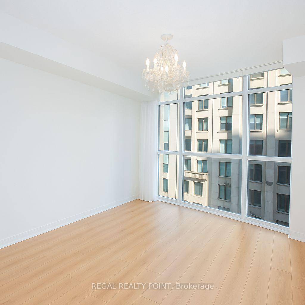 Prime Downtown Living ! Bright and stylish fully furnished 2 bedroom, 2 bathroom condo available for lease in the heart of the city.