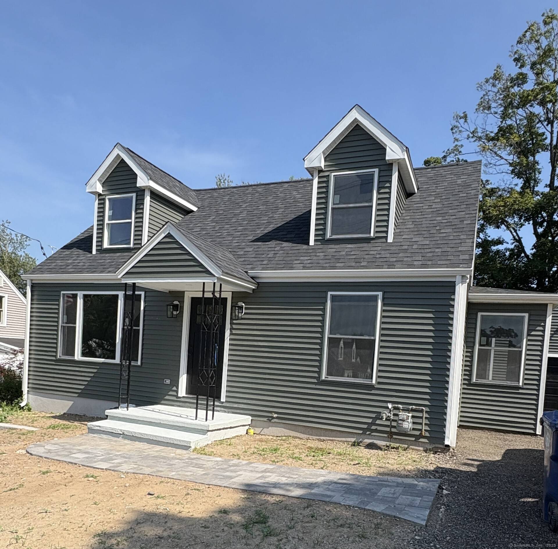 Beautifully renovated West Shore home less than 1 mile to West Haven's over 3 miles of gorgeous beaches.