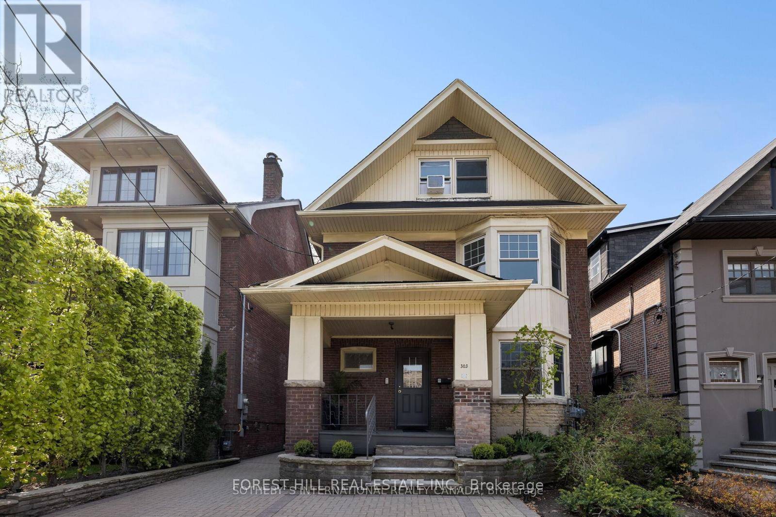 Large 730 sqft two bedroom den sunroom, in a 3 storey home, in the heart of Spadina and St Clair West area.