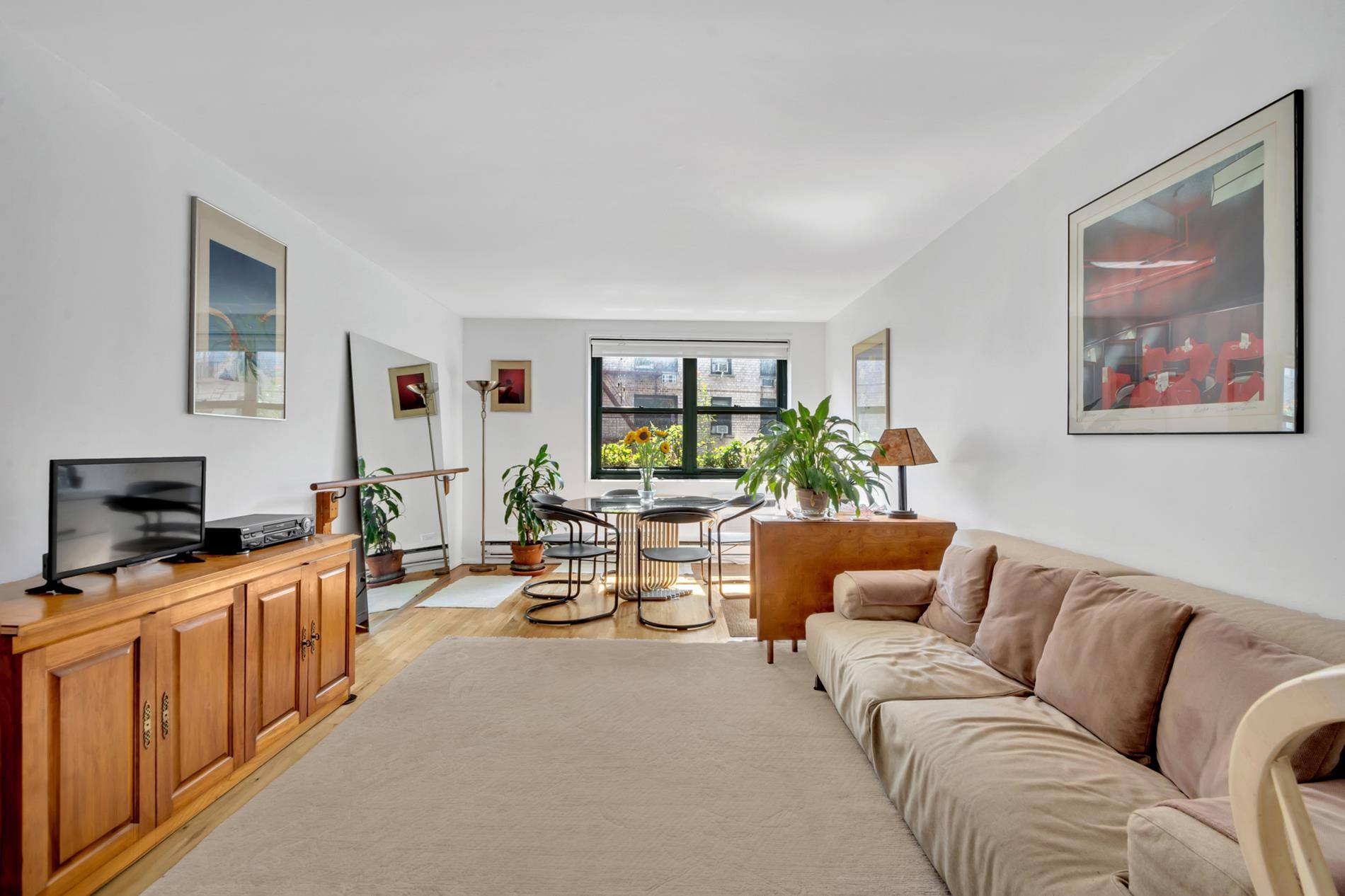 FOUR BEDROOM DUPLEX BRIGHT, QUIET AND ONE BLOCK FROM HUDSON RIVER PARKWe are delighted to present a remarkable four bedroom duplex offering serenity and ample space, ideally situated just a ...