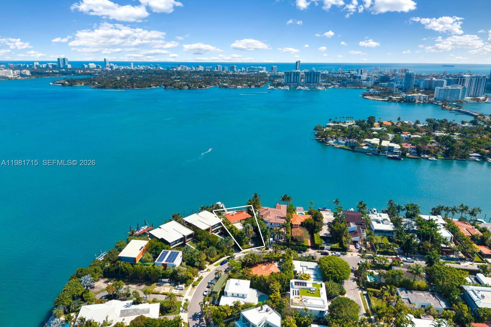 Imagine your ultimate waterfront retreat on the premier NE tip of Di Lido Island.