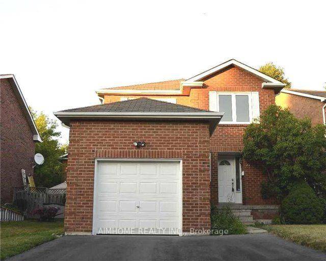 Furnished Detached Home with 3 Bedrooms amp ; 4 Bathrooms in Prime Spring Farm.