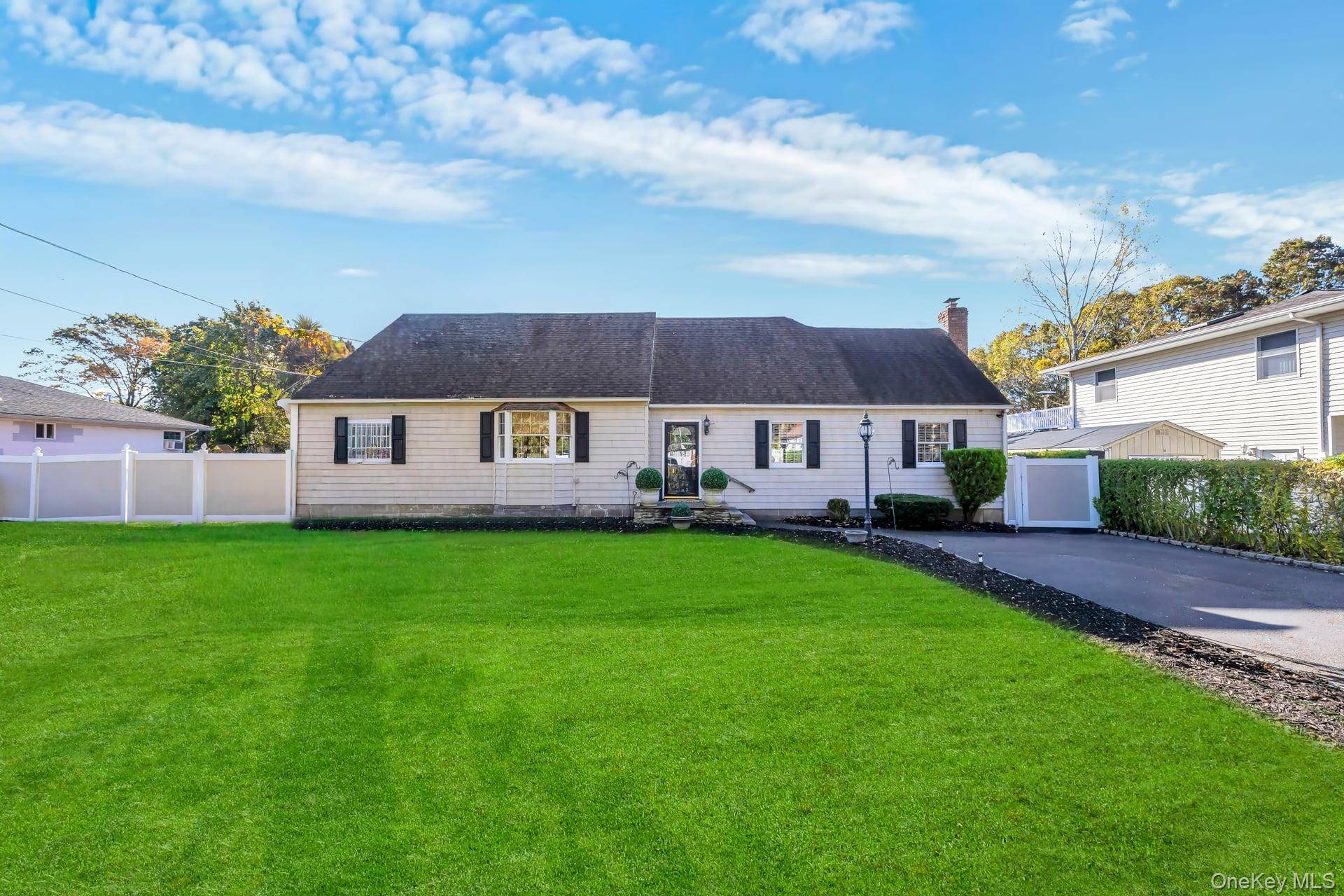 Welcome to this beautiful, move in ready expanded ranch located in Connetquot School District of Ronkonkoma !