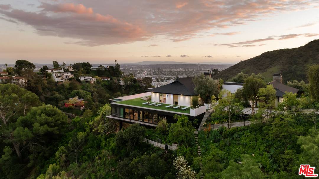 2402   Carman Crest Dr 3BR Hollywood Hills East La