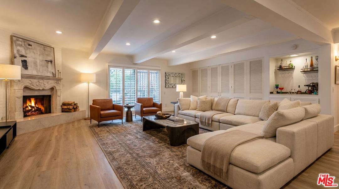 2385 Roscomare Rd 2BR Bel Air La