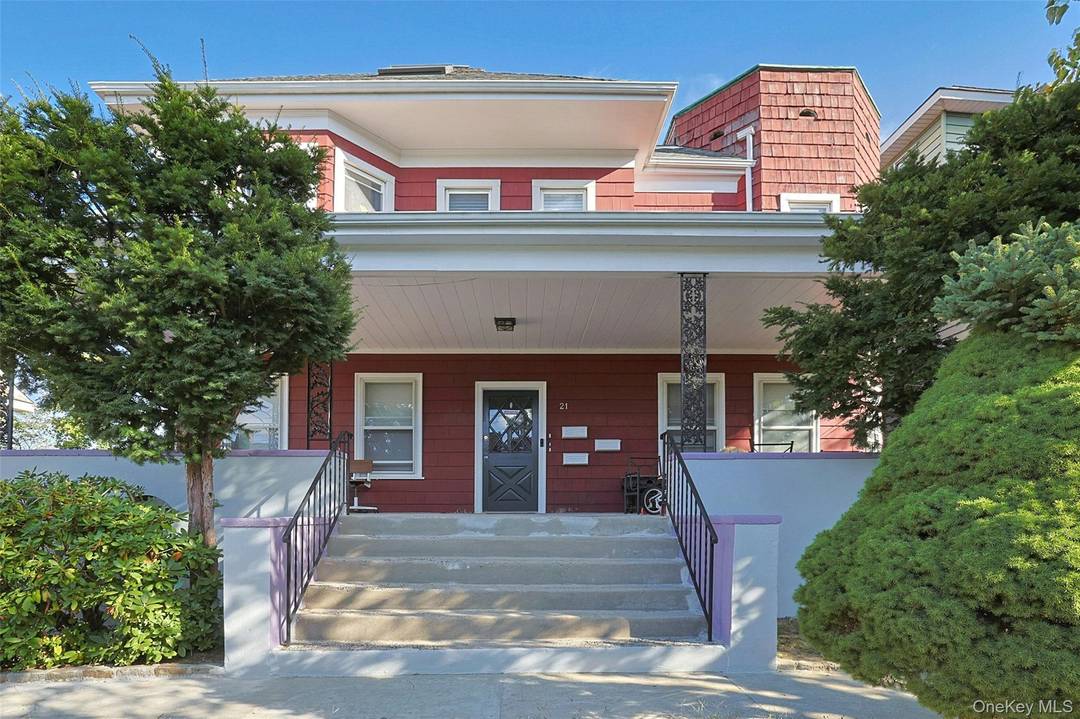 Discover the Charm of 21 Lake Ave !