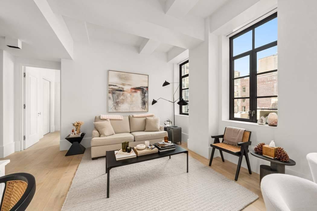 Welcome to Unit 10E at the Huys Condominium, ideally situated in the heart of NoMad at Park Avenue South and East 28th Street.