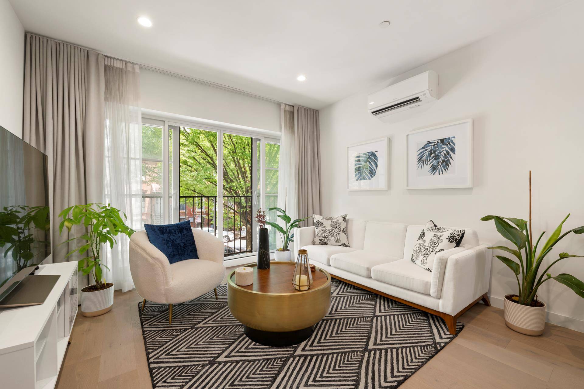 Welcome to Residence 2F at 442 Pulaski Street !