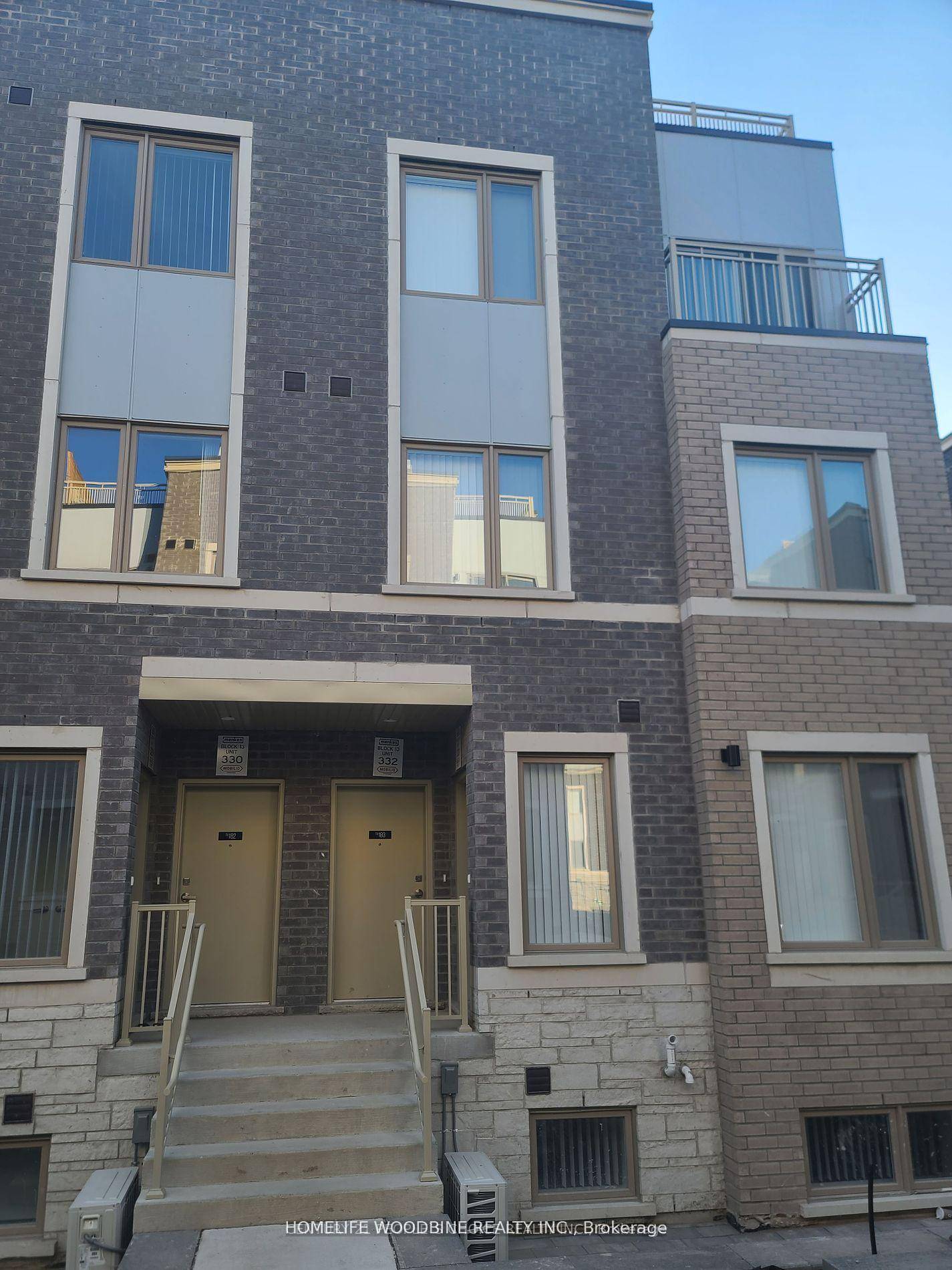 Beautiful unit 3 Bedrooms 2.