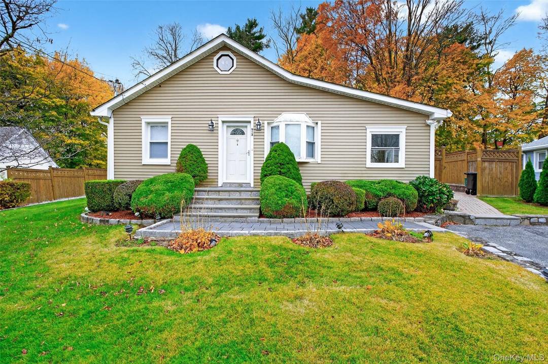 FULLY Renovated Ranch Style Home for Rent !