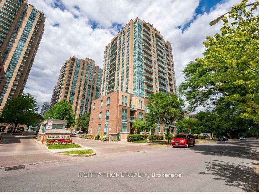 Gorgeous 1 Den with balcony in prime North York location.