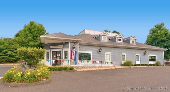 Exceptionally maintained property with great cash flow, NationalCredit tenant and strong 7.