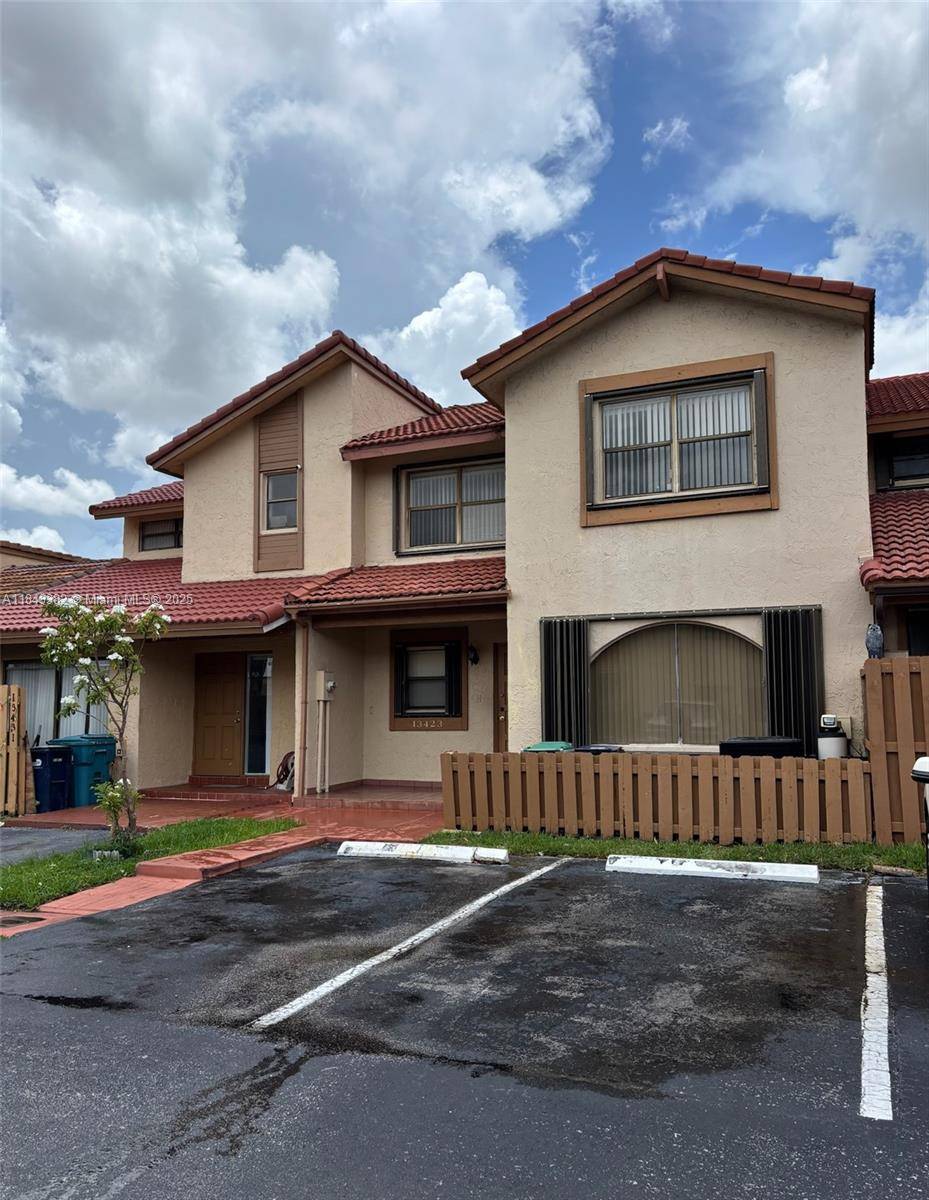 Spacious 3 bed, 2. 5 bath townhome in Miami s Tamiami neighborhood with one of the largest layouts in the community 1, 954 SF.