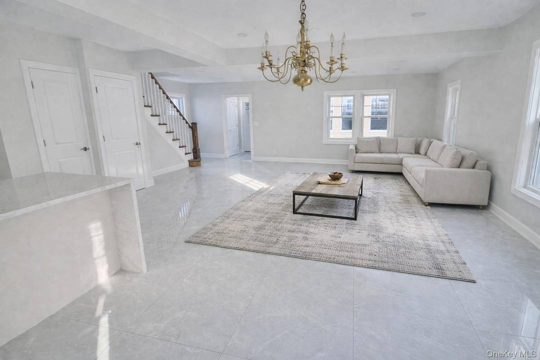 Fully renovated in 2025, this spacious and modern home offers open floor plan great for family living and Entertaining, grand living room, formal dining room, den, and 5 bedrooms with ...