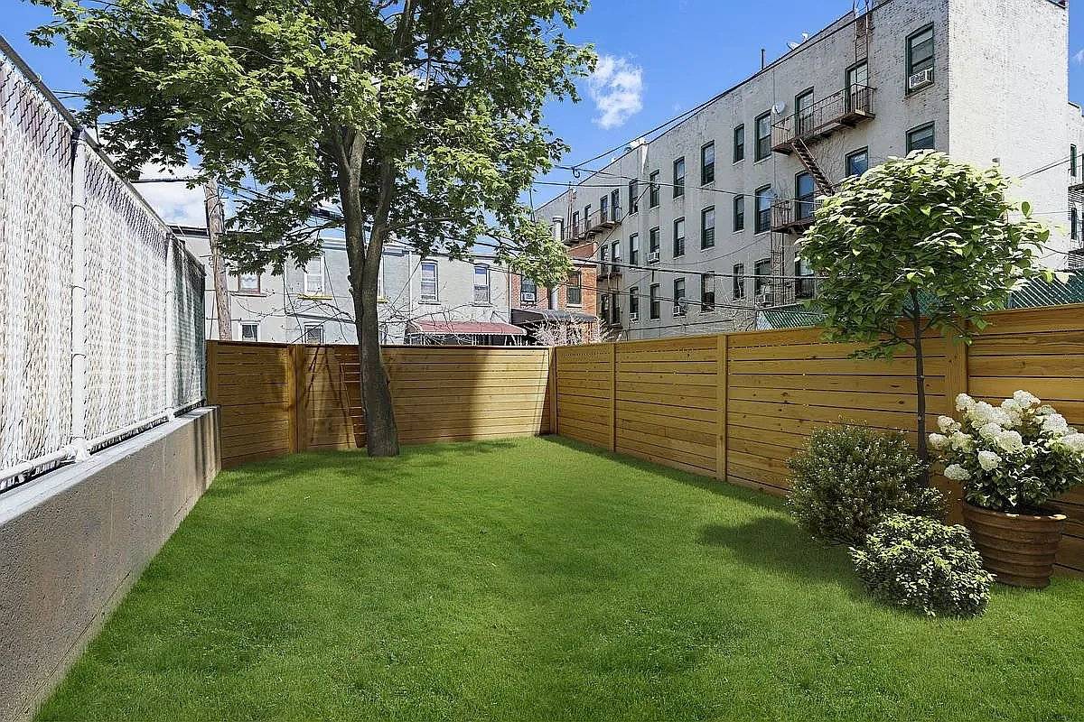 RENOVATED TRIPLEX GARDEN UNIT !