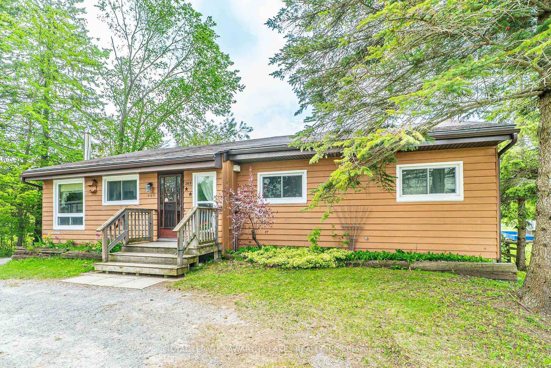 Charming bungalow on a spacious lot in Cannington.