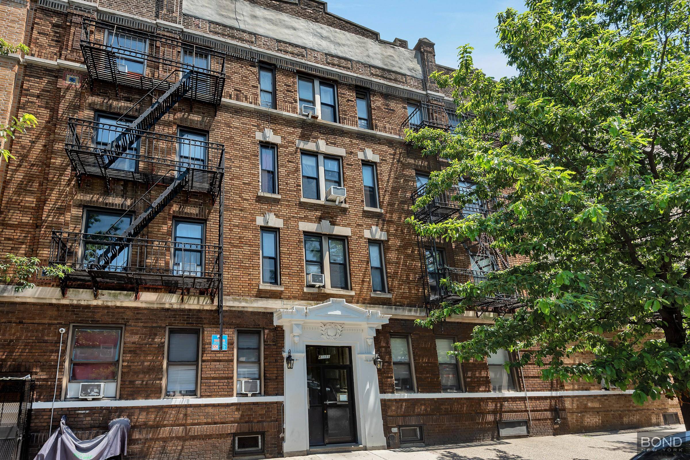 Exclusive Prime Astoria Investment Opportunity Exceptional 23 Unit Multifamily Building For Sale Now available a rare, producing asset in the heart of Astoria, one of Queens most dynamic and in ...