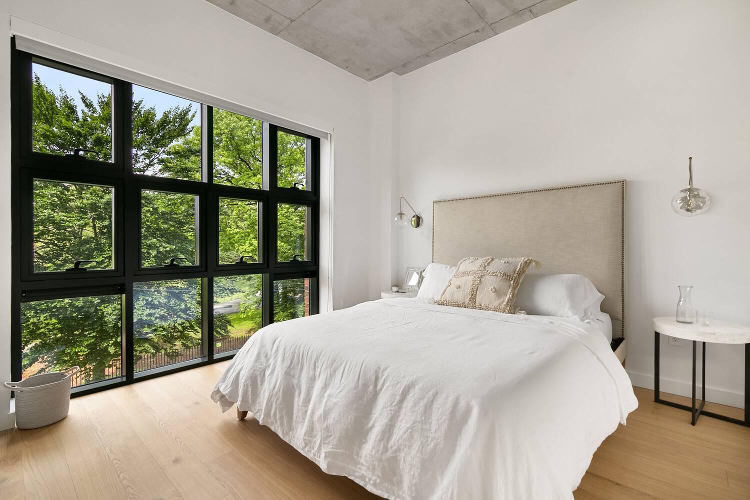 Park facing 2 bedroom residence with private terrace !