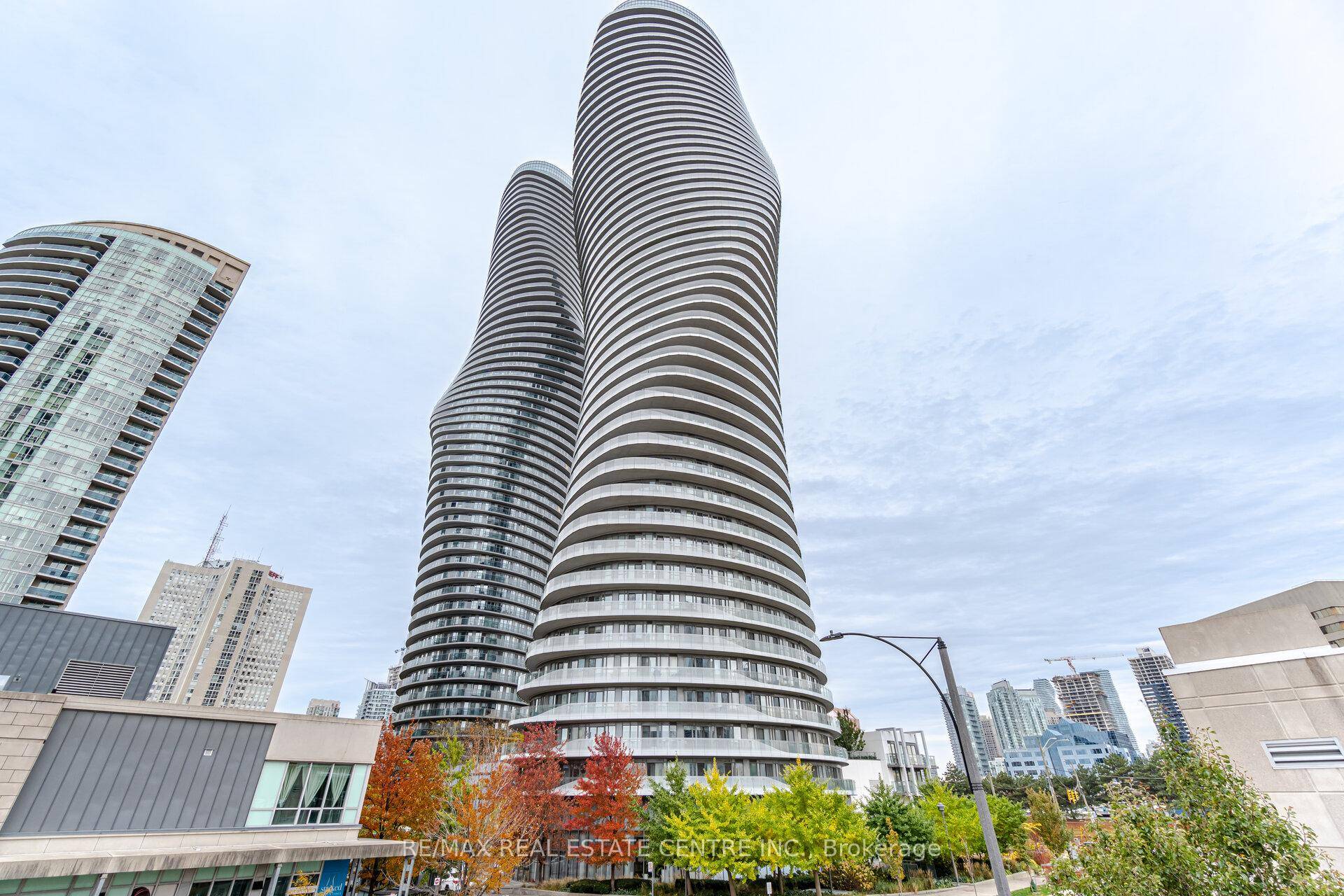 Lower Penthouse On The 49th Floor At The World Famous Marilyn Monroe Towers.