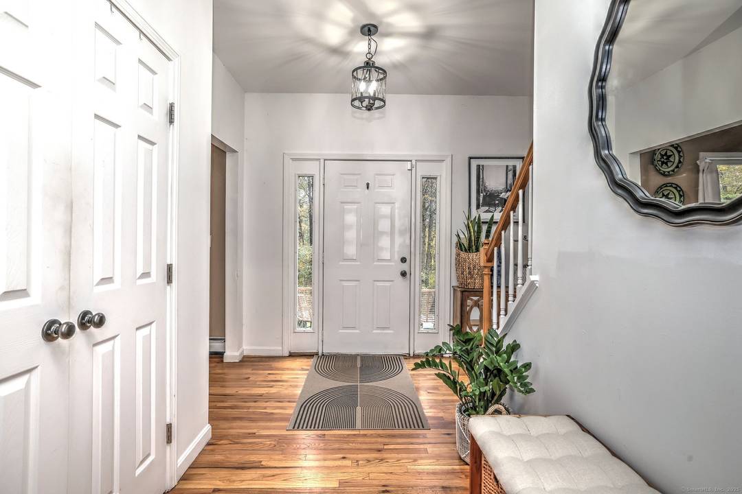 Beautiful Colonial style home set back on 7.