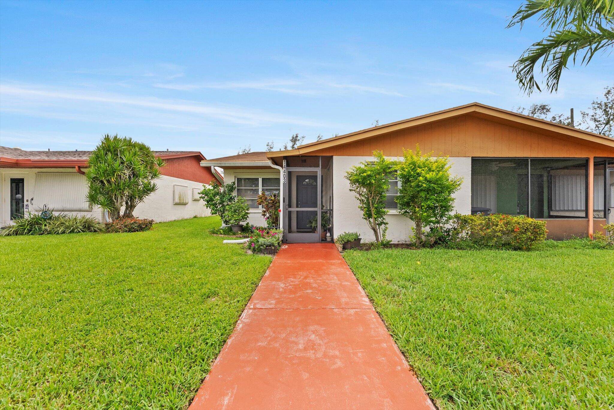 Welcome to Delray Villas Plat I an inviting and beautifully updated 2 bedroom, 2 bathroom villa located in a vibrant and active 55 community.