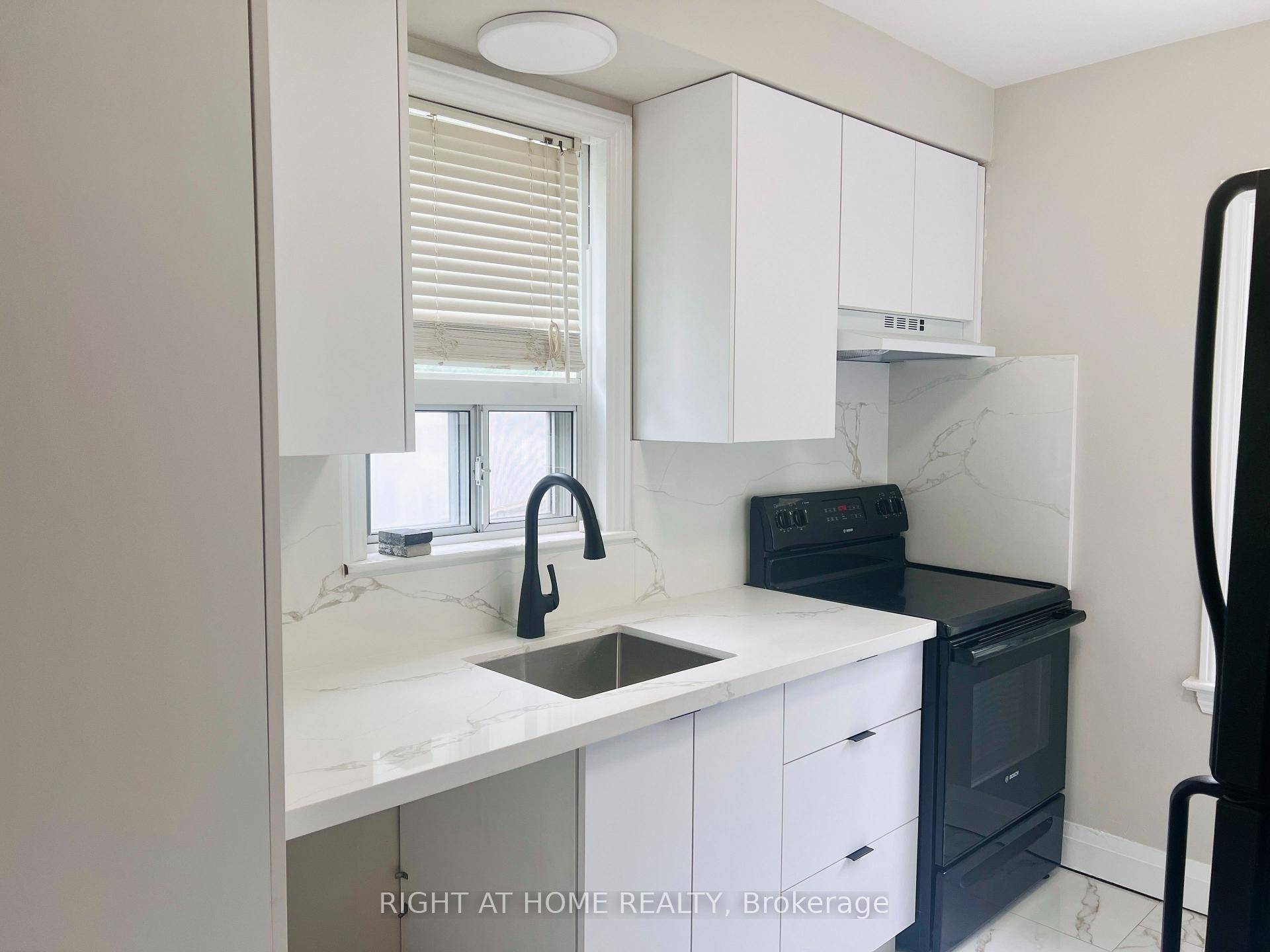 Beautifully Renovated Home on Quiet Cul de Sac Prime North York Location !
