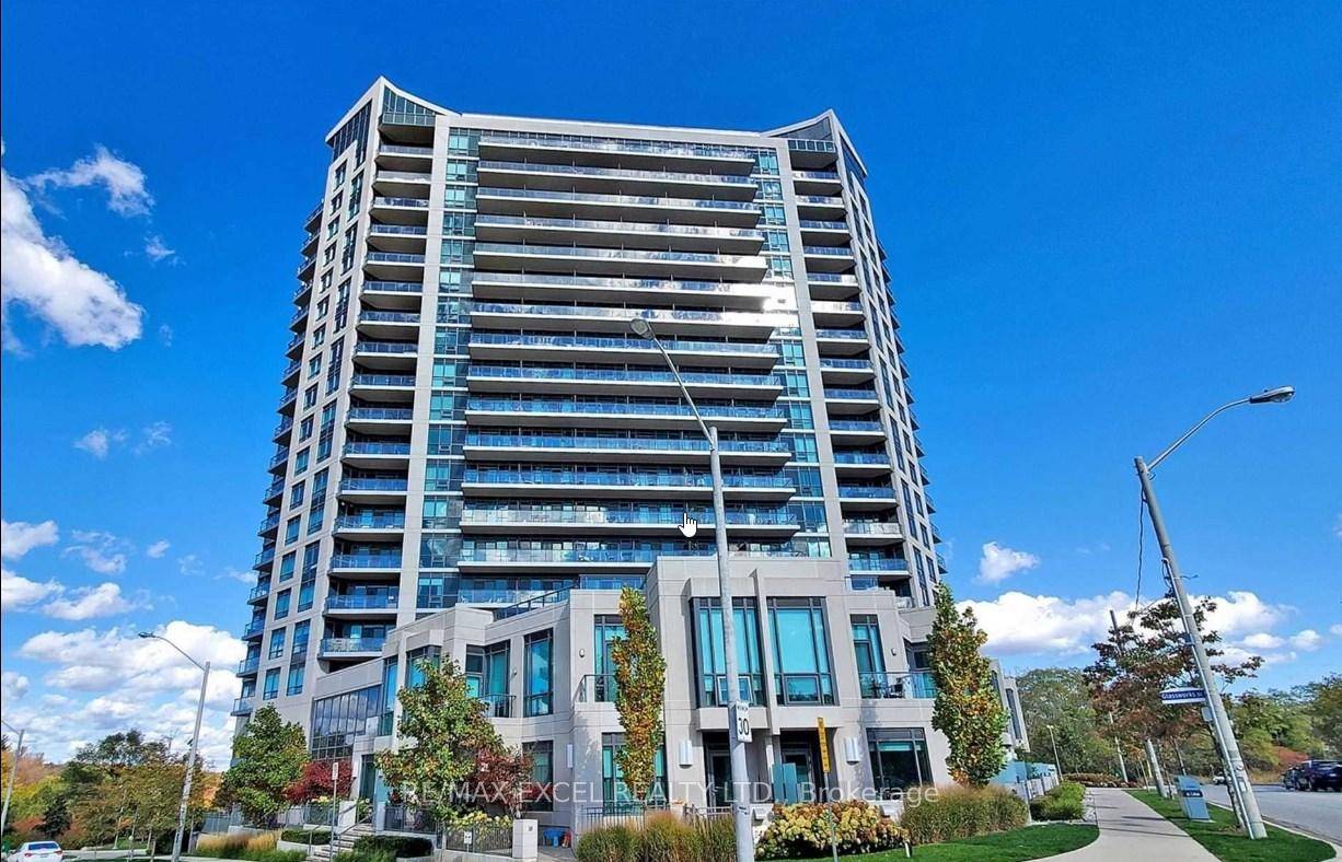 Scenic 3 In Midtown. Great Value Unit With Parking And T W O Lockers !