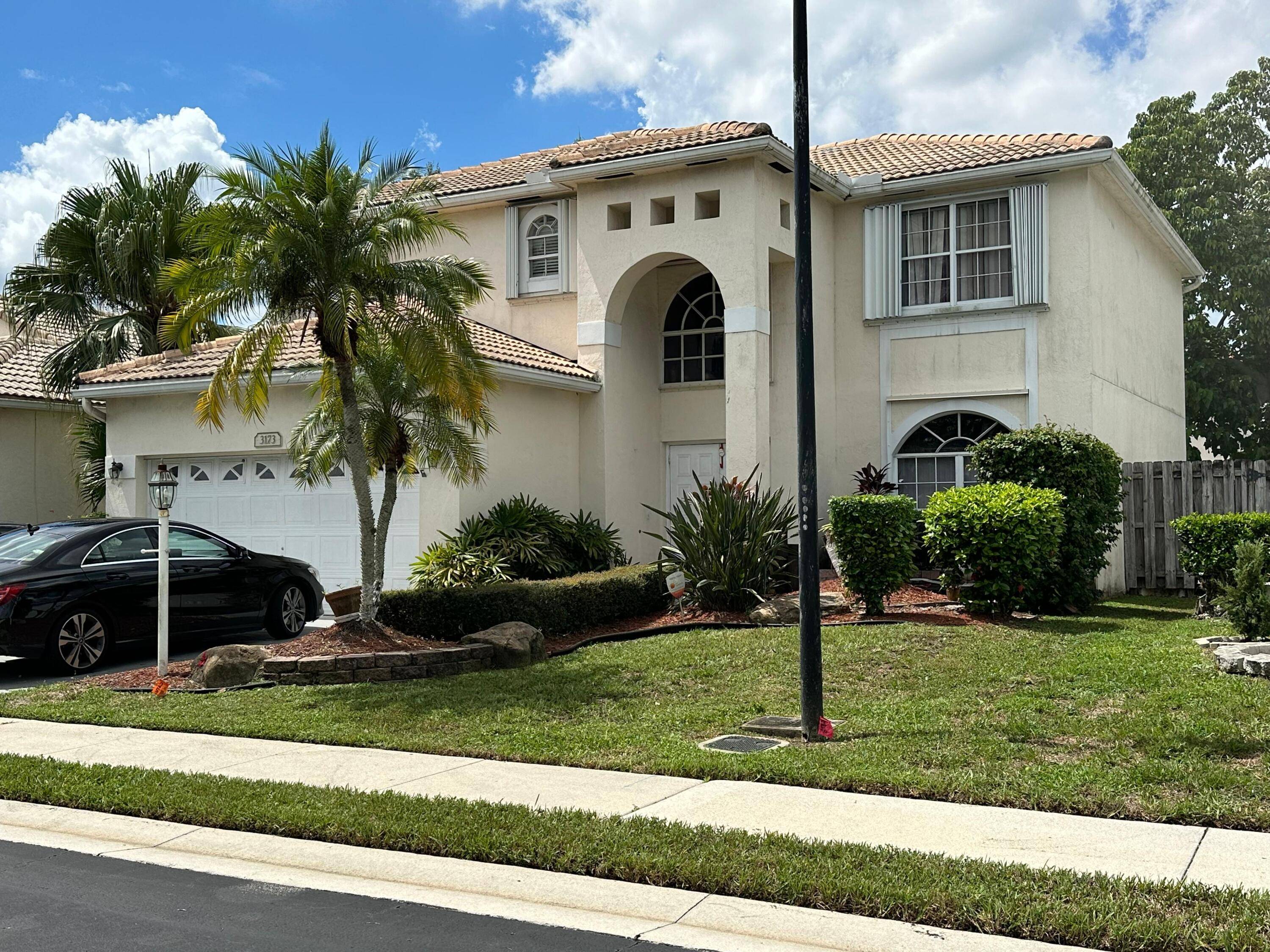 Lovely 4 bedroom 2. 1 bathroom 2 story single family house in Woodlands at Carolina.