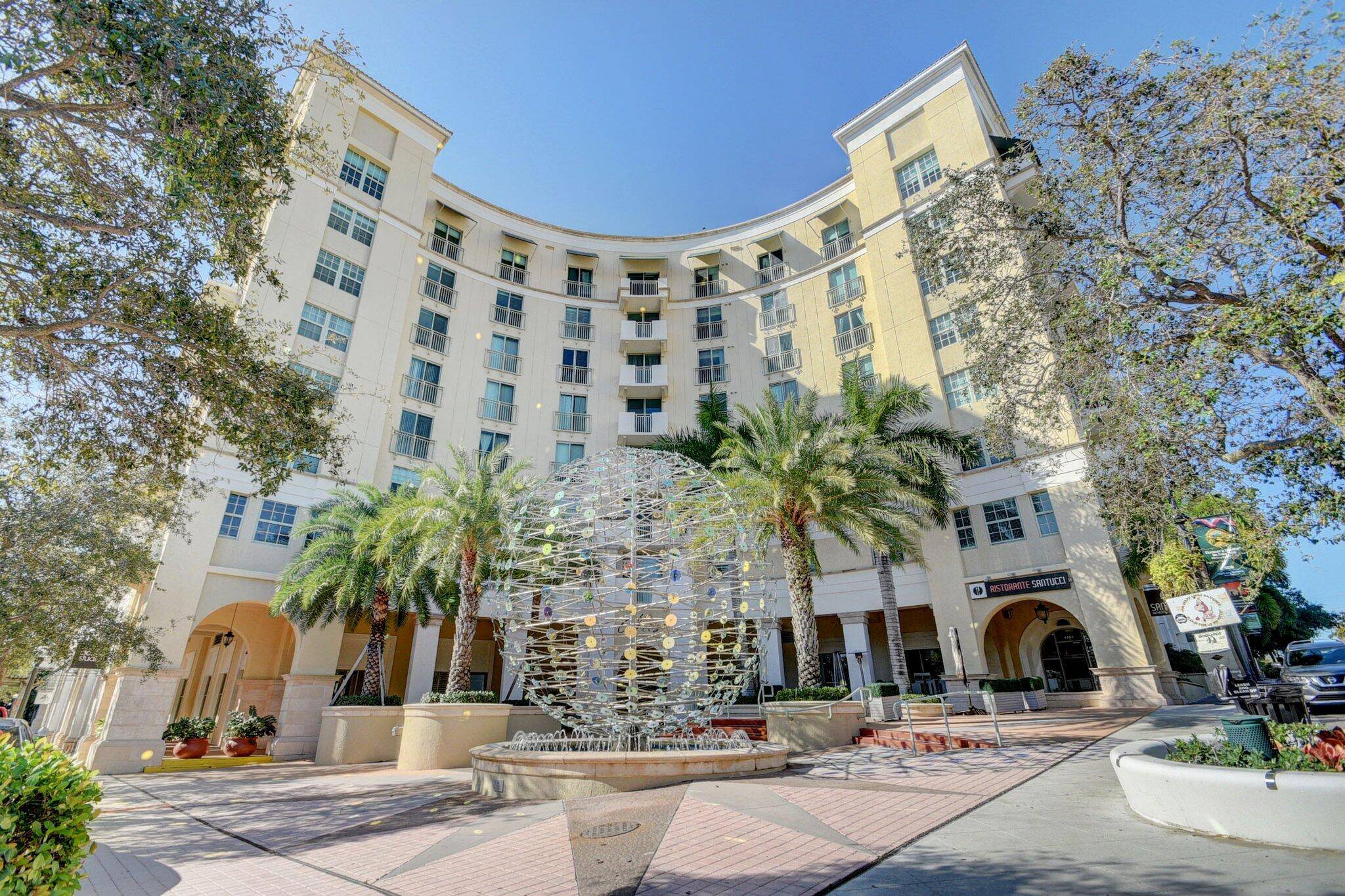 Unique size open style apartment in luxury building, right in the heart of West Palm Beach.
