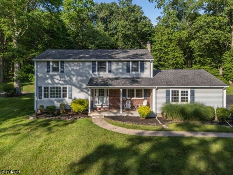 Welcome to this beautifully maintained 4 bed, 2.