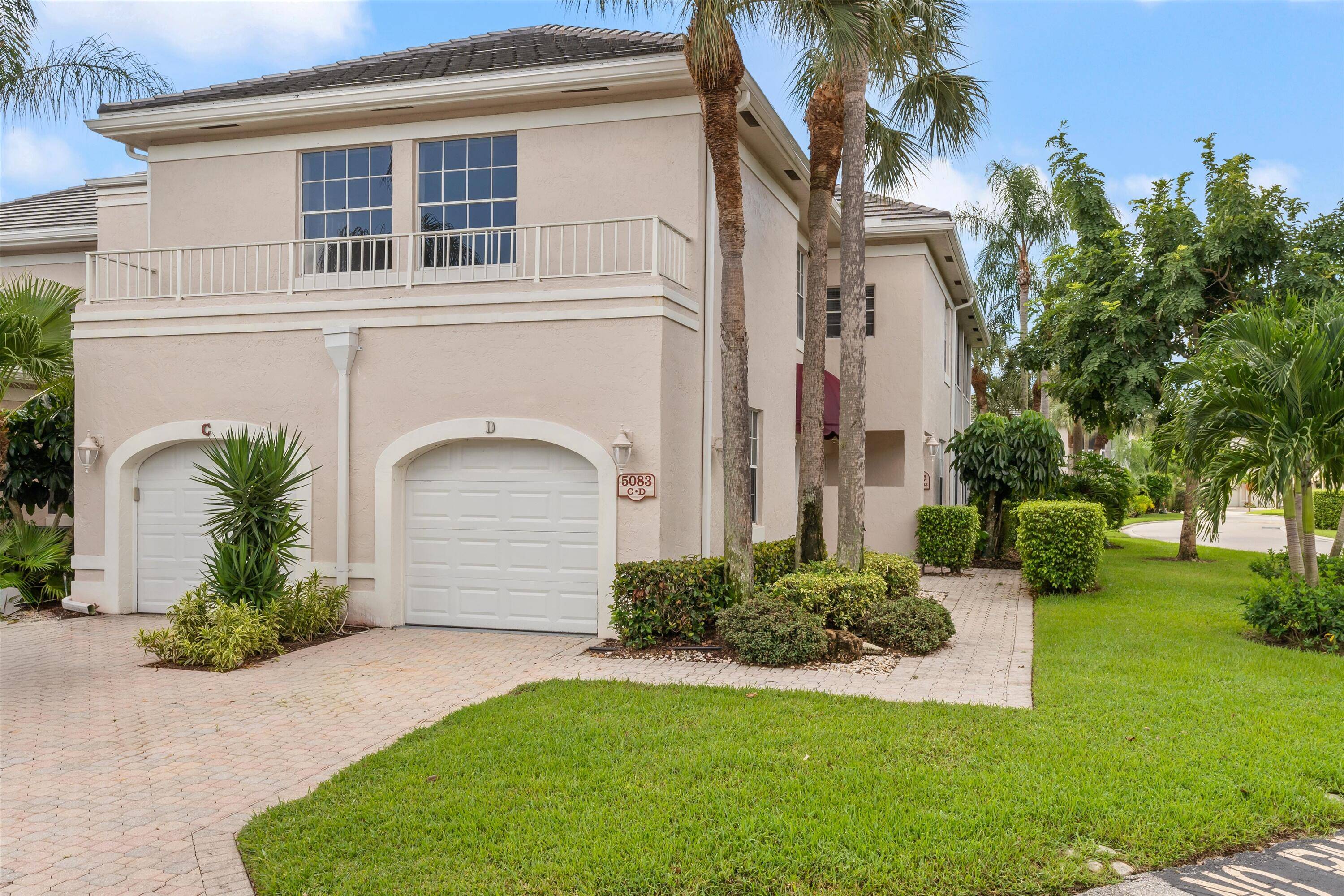 Beautiful unfurnished annual rental with 3 bedrooms, 3 full baths and a lovely lake view !