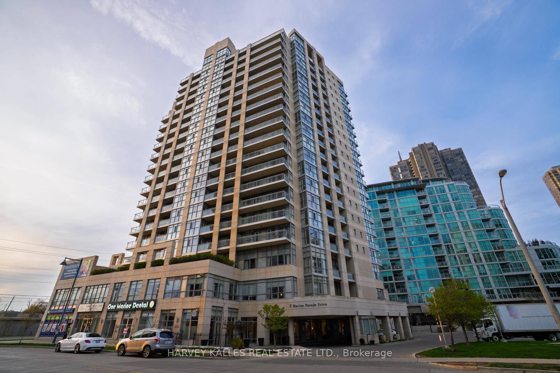 Welcome to Hearthstone by the Bay Suite 507 at 3 Marine Parade Drive, Etobicoke Nestled in the heart of Toronto's vibrant waterfront community, offers an exceptional lifestyle in the Sought ...