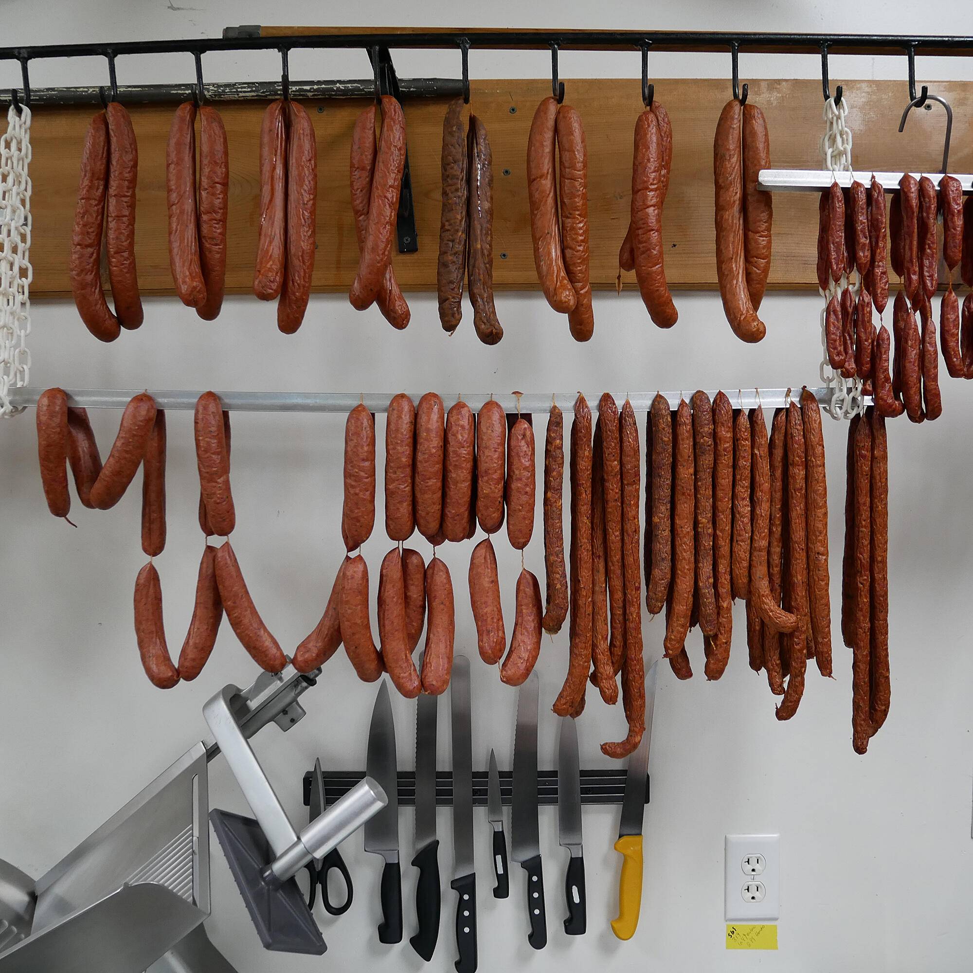 PROFITABLE SPECIALITY BUTCHER SHOP SAUSAGE KITCHEN, well established for over 75 years, with ultra loyal clientele and no competition Producing unique European deli cuts, sausages, prepared foods, pates and in ...