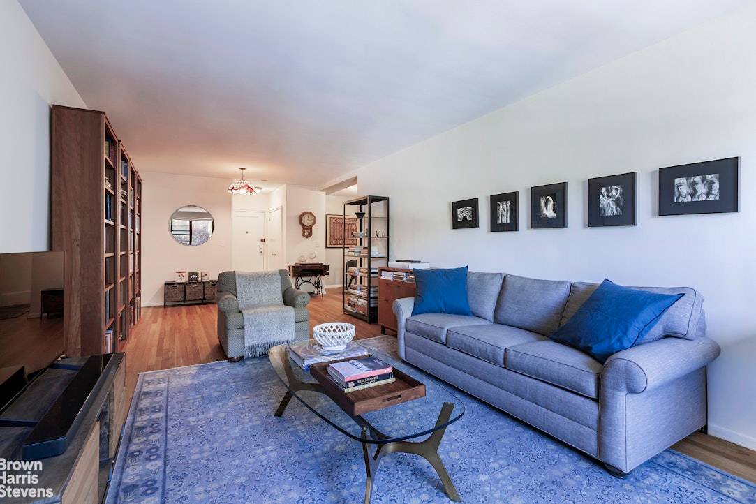 Best of both worlds ! This large, 3 bedroom 2 bath apartment w Balcony is in Central Riverdale, an area that offers a peaceful, relaxed atmosphere with a touch of ...