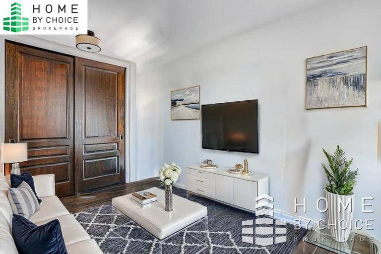 Welcome to The Village Landmark at 10 Fifth Avenue, perfectly located at the corner of charming Eighth Street in the heart of Greenwich Village.