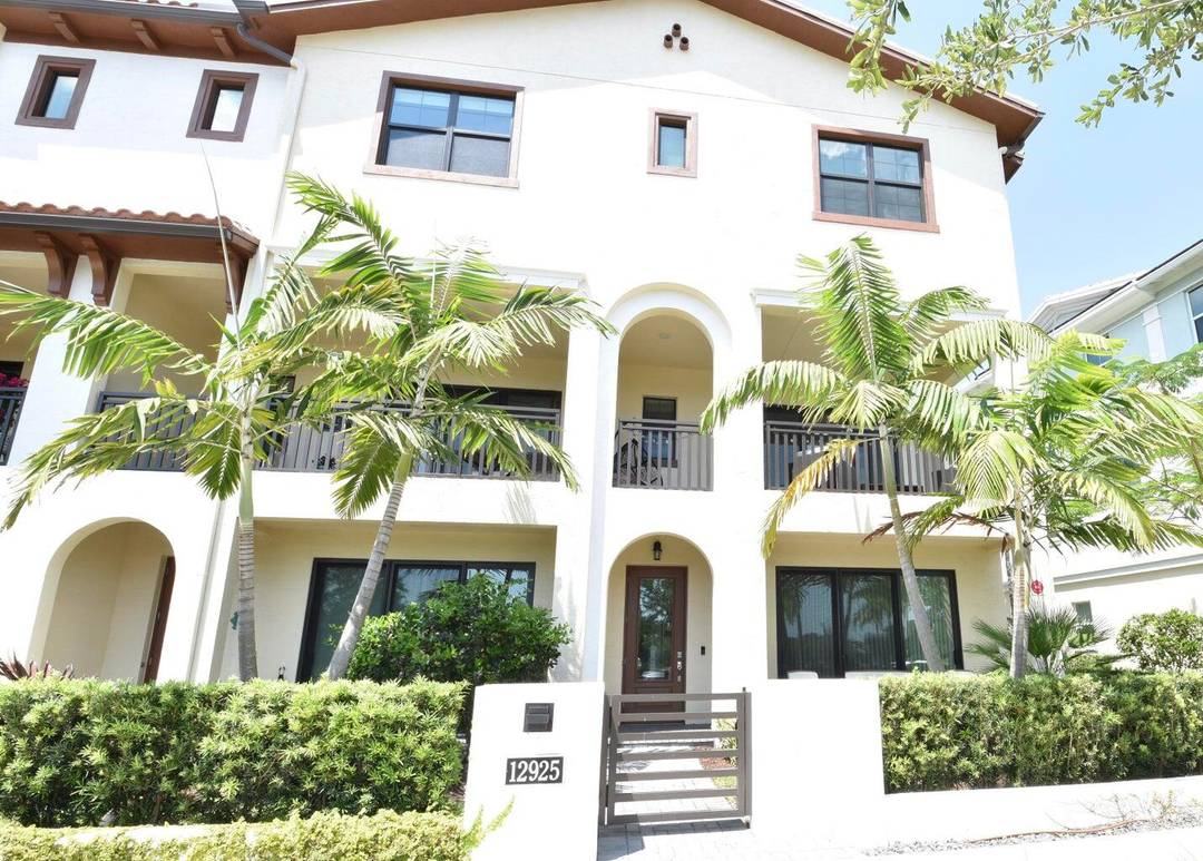 Available January 10th, 2026 Showings available after December 1st.