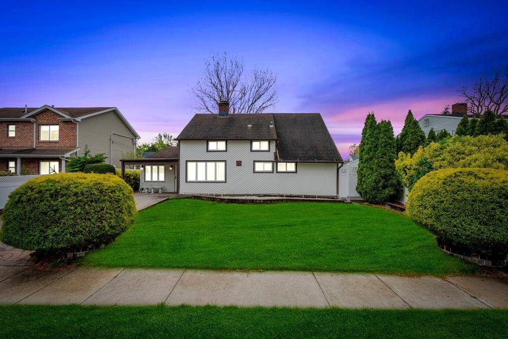 Charming Ranch Style Home in Hicksville 5 Bed, 2 Bath Don t miss this spacious and well maintained ranch home featuring 5 bedrooms and 2 full bathrooms, situated on a ...