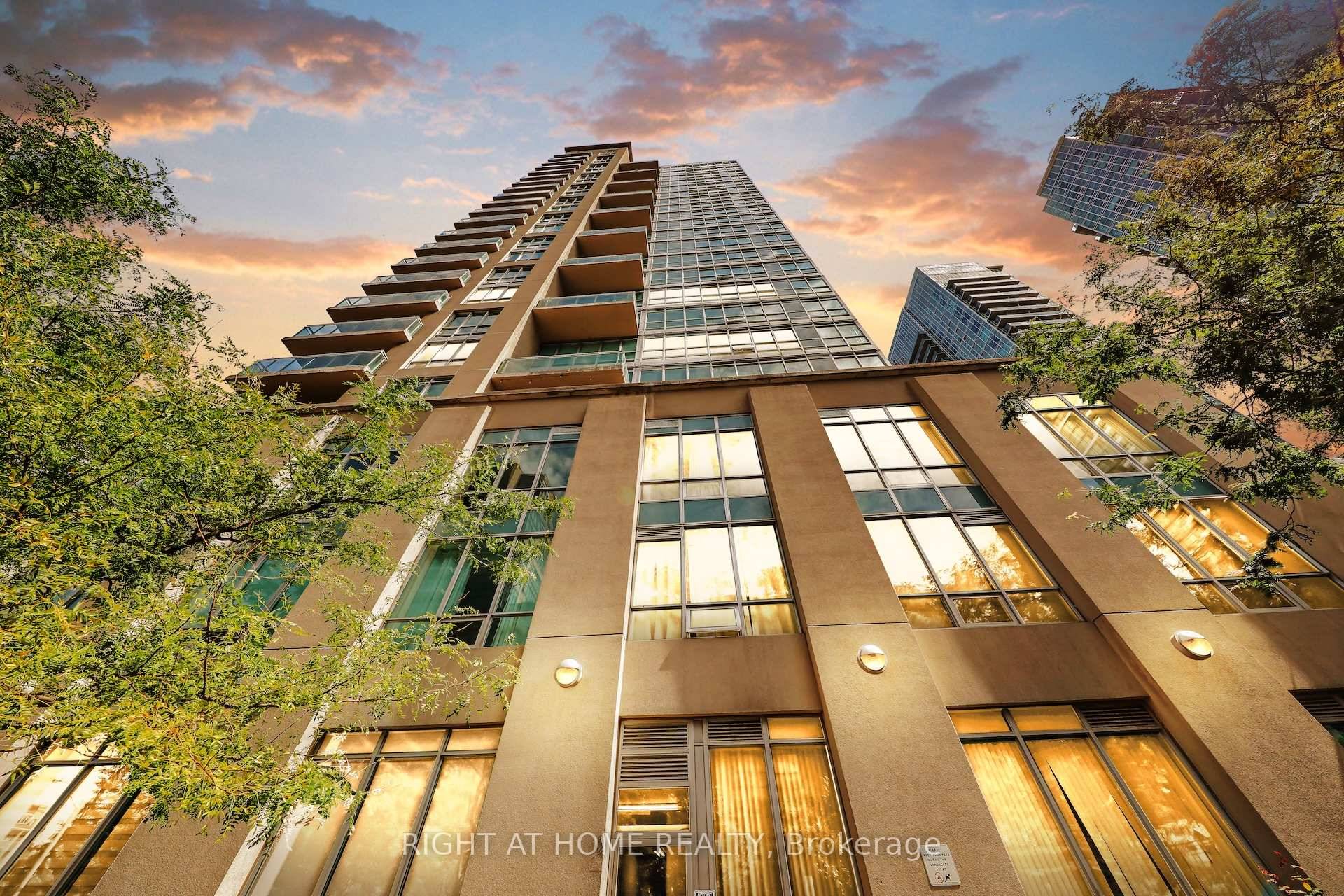Welcome to your urban oasis in the heart of Toronto, at The Tides of Mystic Point.